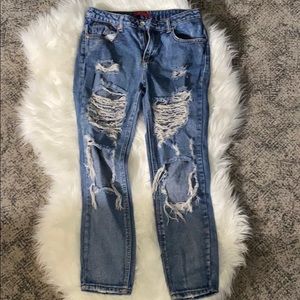 Signature8 Ripped Boyfriend Jeans